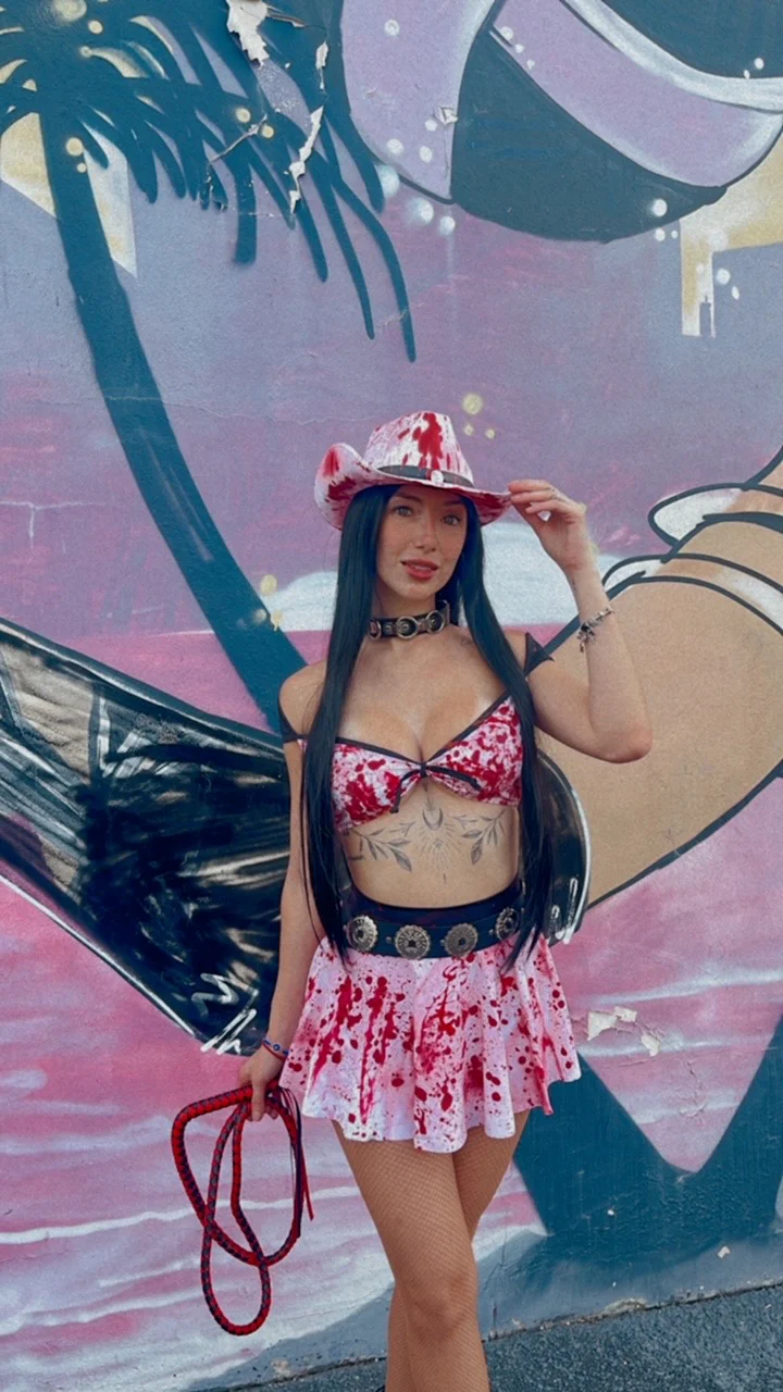 Bloody Cowgirl Costume by Playthings Included Hat