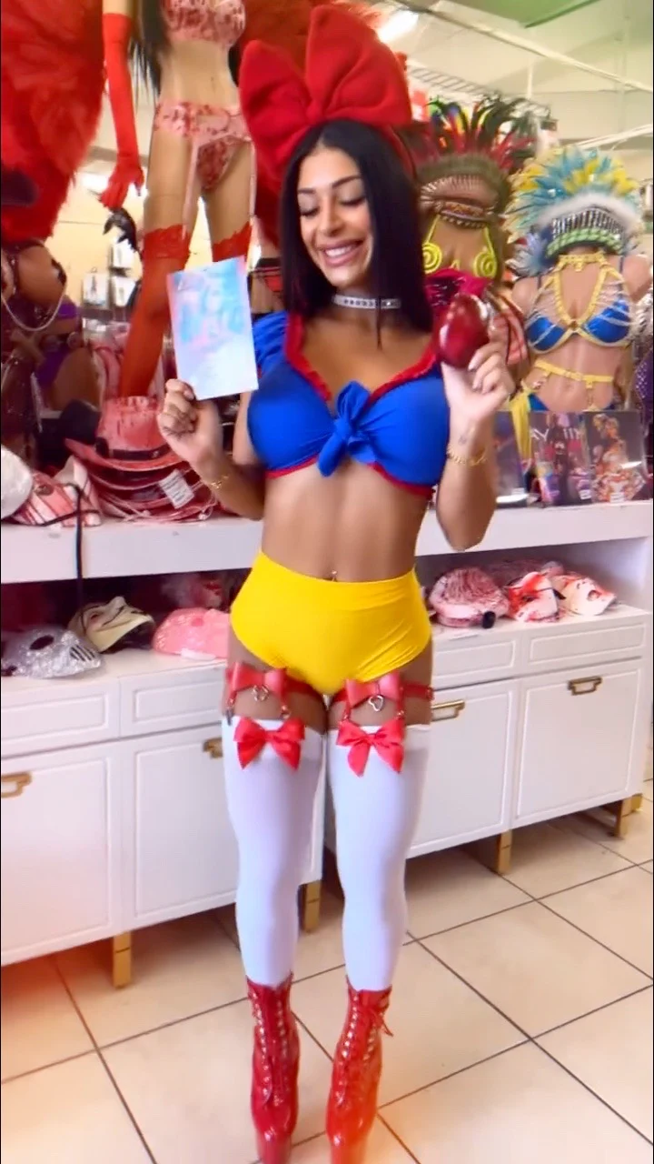 Exclusive Playthings’ Pure as snow Costume - Image 7