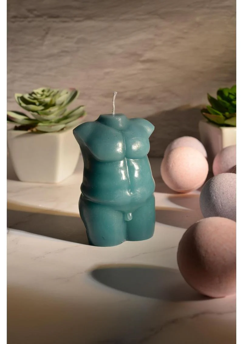 Lacire Torso Form II Candle - Image 4
