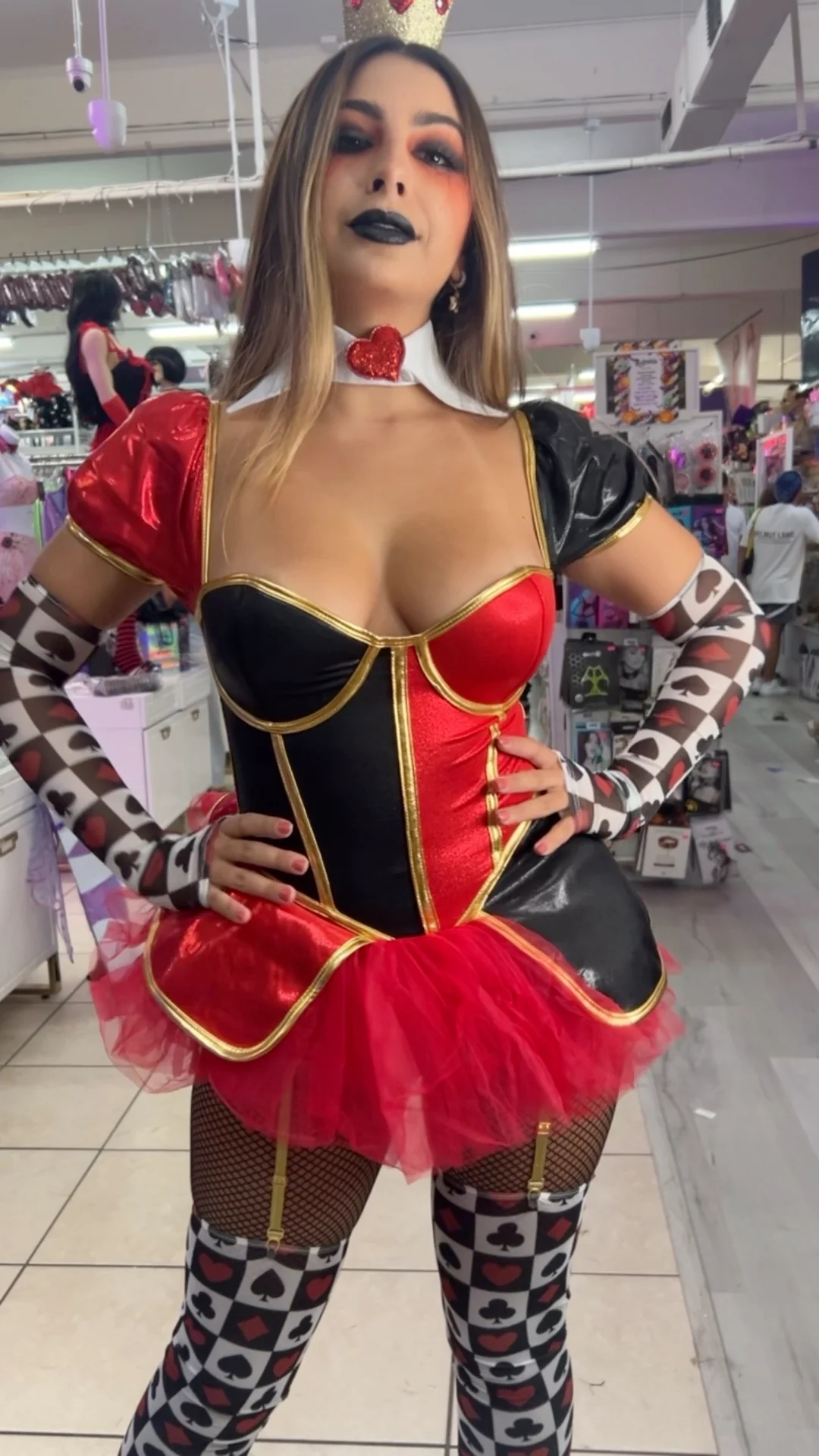 Royal Heart Queen Costume includes purse - Image 6